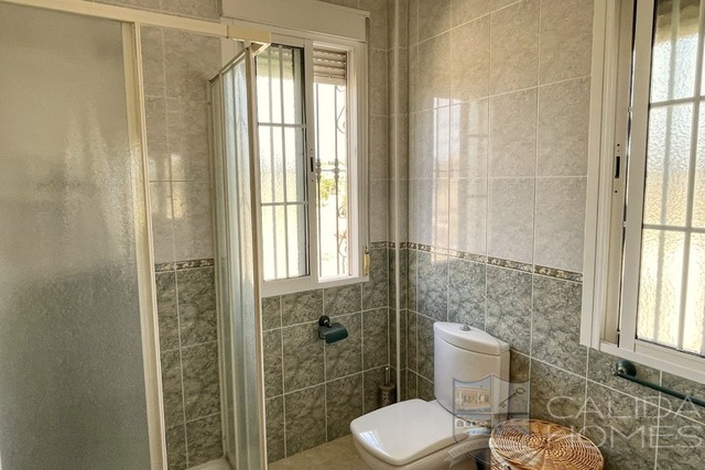 Image No.18-3 Bed Villa for sale