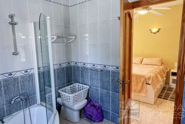 Image No.19-3 Bed Villa for sale