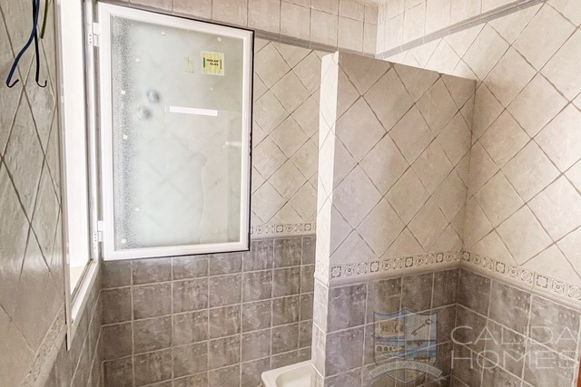 Image No.12-4 Bed Villa for sale