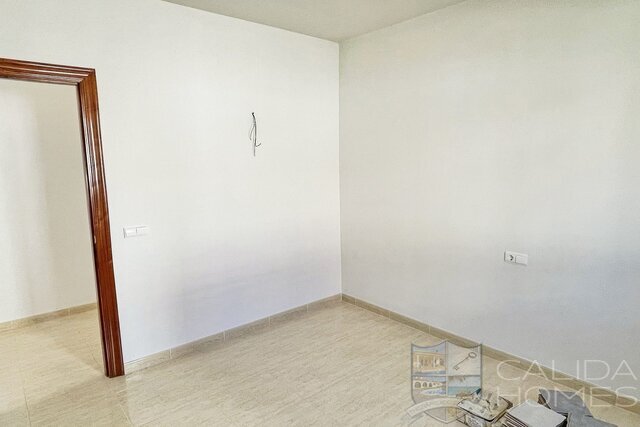 Image No.13-4 Bed Villa for sale