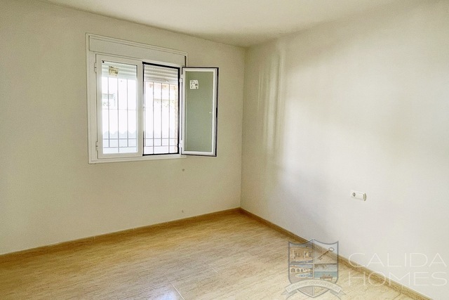 Image No.15-4 Bed Villa for sale