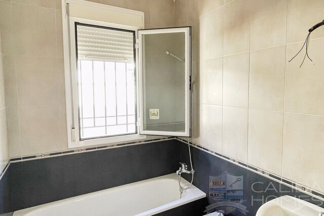 Image No.18-4 Bed Villa for sale