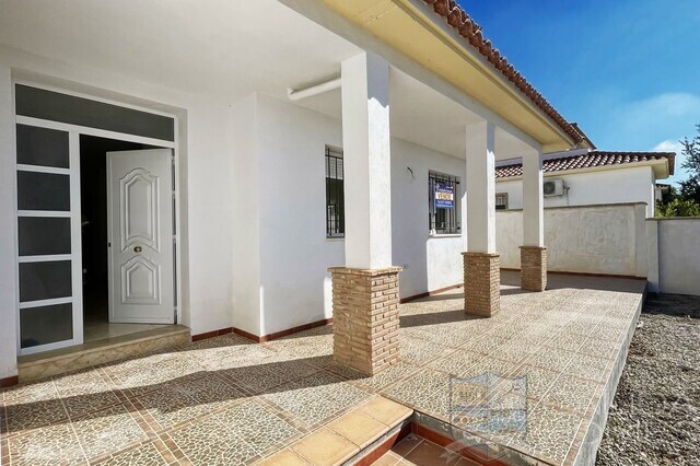 Image No.2-4 Bed Villa for sale