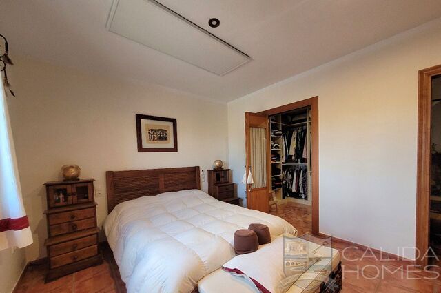 Image No.19-3 Bed Villa for sale