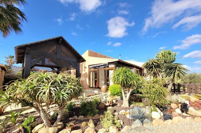 Image No.2-3 Bed Villa for sale