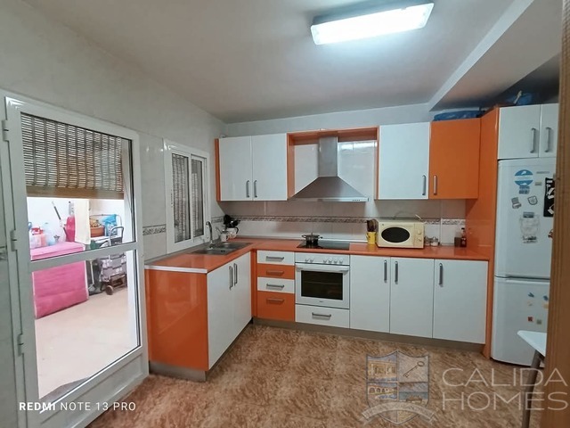 Image No.11-5 Bed Townhouse for sale