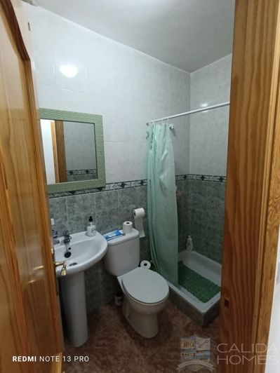 Image No.12-5 Bed Townhouse for sale