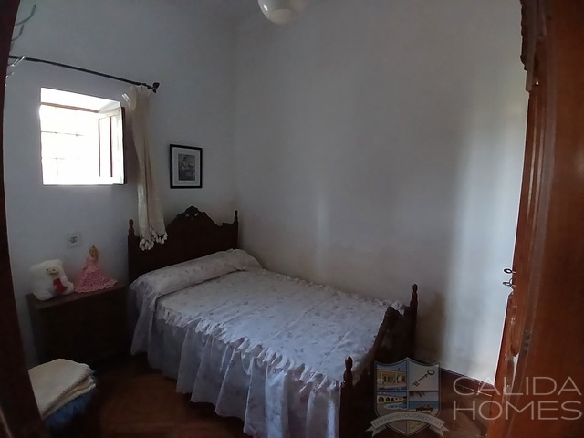 Image No.11-4 Bed Property for sale