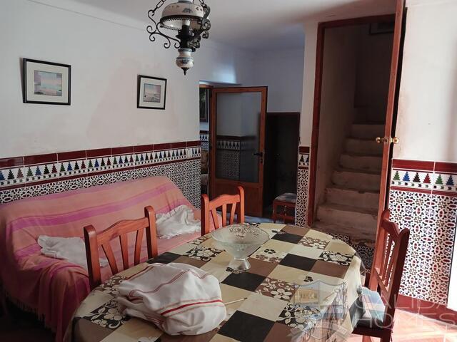 Image No.16-4 Bed Property for sale