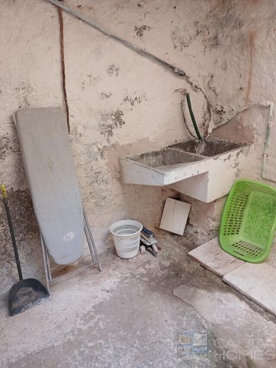 Image No.18-4 Bed Property for sale