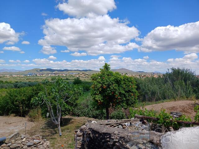 Image No.4-4 Bed Property for sale