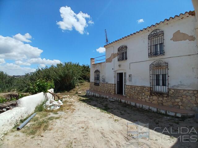 Image No.8-4 Bed Property for sale