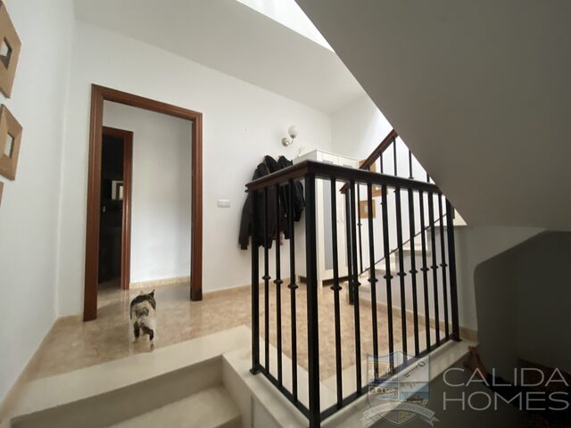 Image No.11-2 Bed Townhouse for sale