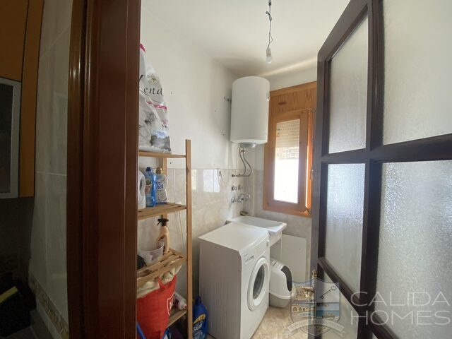 Image No.15-2 Bed Townhouse for sale