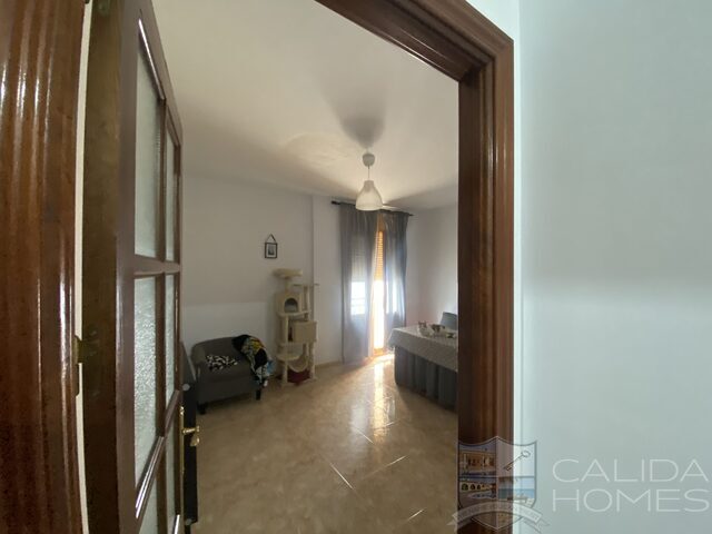 Image No.18-2 Bed Townhouse for sale