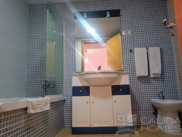 Image No.8-2 Bed Apartment for sale