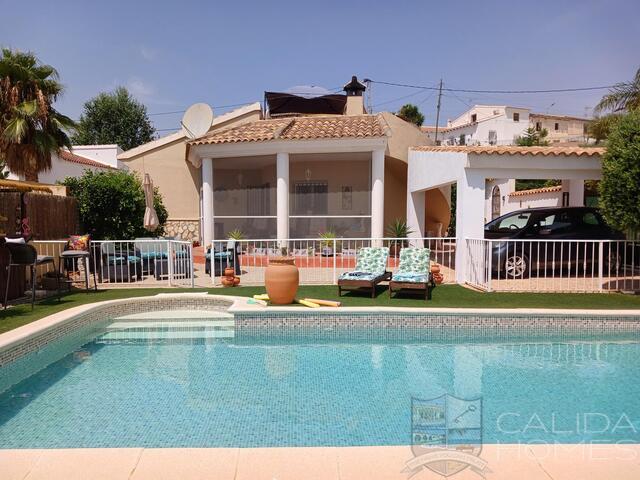Image No.1-3 Bed Villa for sale