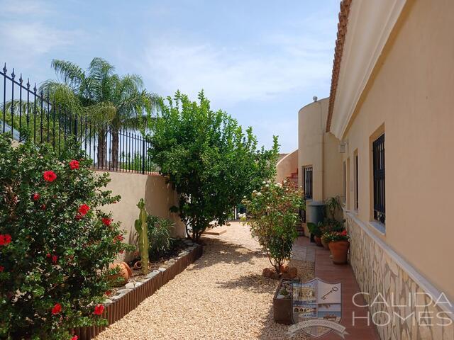 Image No.11-3 Bed Villa for sale