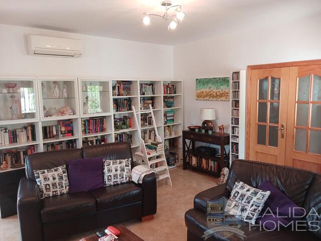 Image No.16-3 Bed Villa for sale