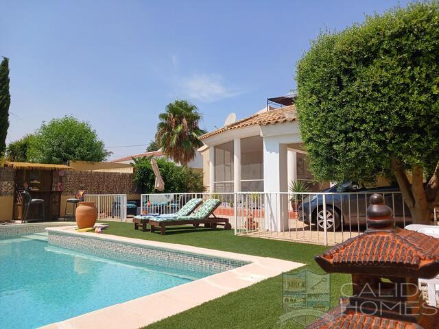 Image No.2-3 Bed Villa for sale