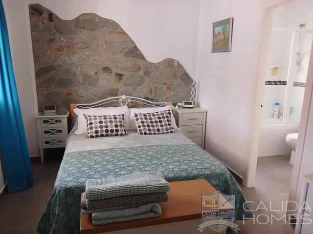 Image No.18-3 Bed Villa for sale