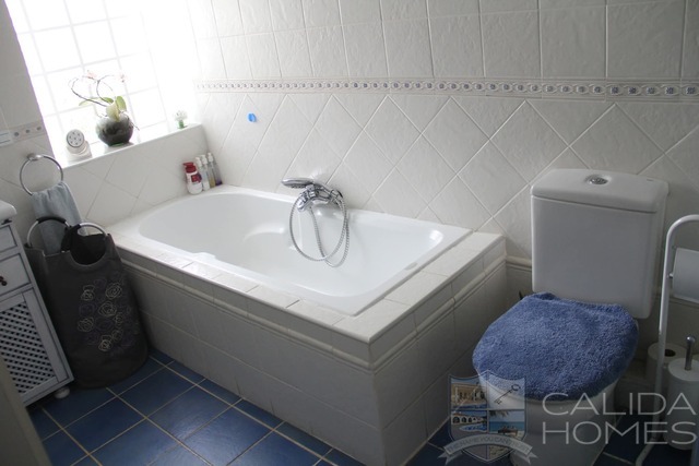 Image No.15-3 Bed Villa for sale