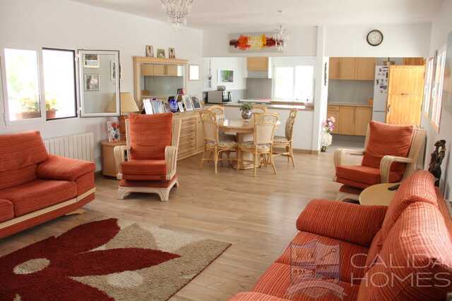 Image No.9-3 Bed Villa for sale