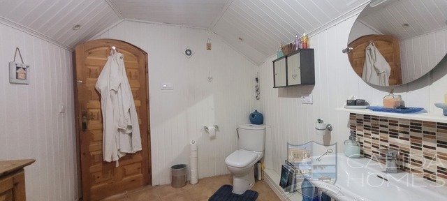 Image No.19-3 Bed House for sale