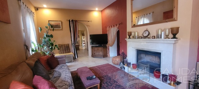 Image No.8-3 Bed House for sale