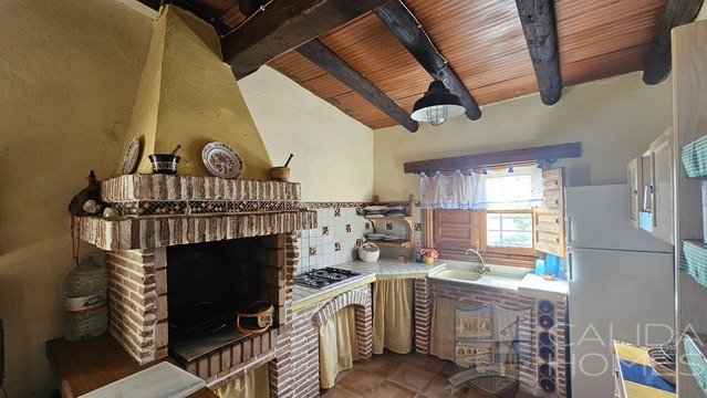 Image No.11-2 Bed House for sale