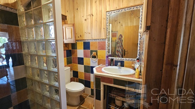 Image No.17-2 Bed House for sale