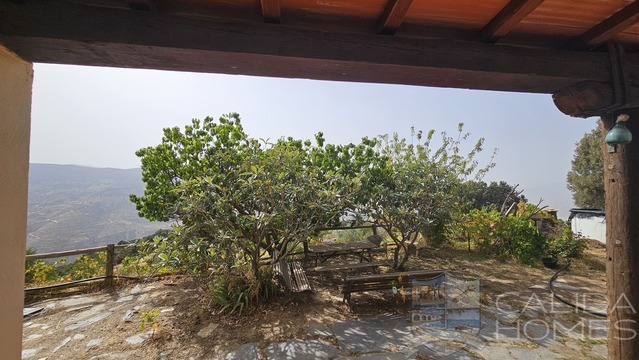 Image No.5-2 Bed House for sale