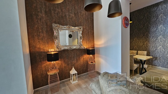 Image No.10-4 Bed Townhouse for sale