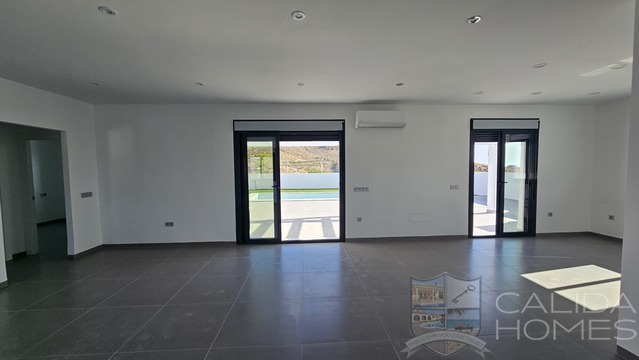 Image No.11-3 Bed Property for sale