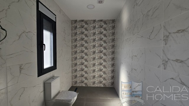 Image No.13-3 Bed Property for sale