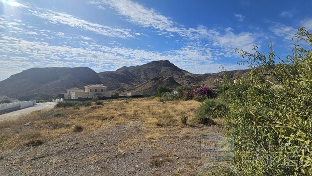 Image No.7-3 Bed Property for sale