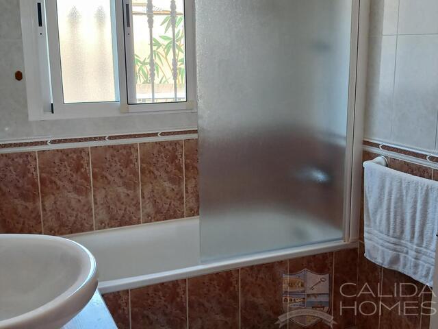 Image No.18-3 Bed Villa for sale