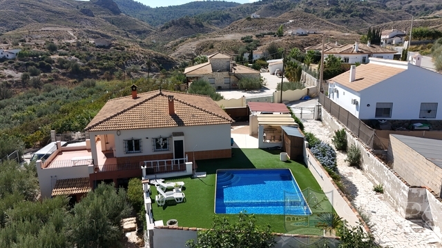 Image No.2-3 Bed Villa for sale