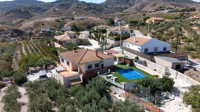 Image No.7-3 Bed Villa for sale