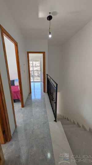 Image No.18-3 Bed Townhouse for sale