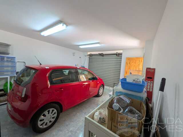 Image No.6-3 Bed Townhouse for sale