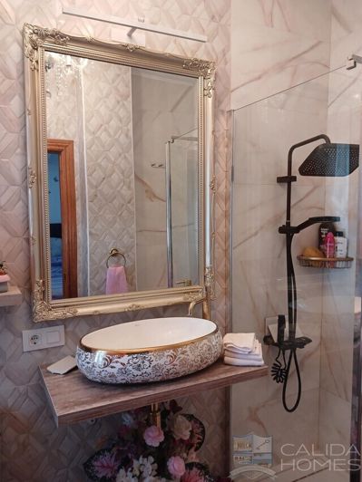 Image No.17-3 Bed Villa for sale