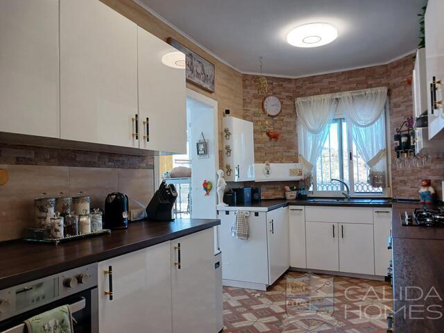 Image No.18-3 Bed Villa for sale