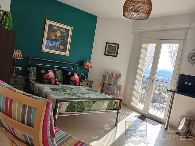 Image No.11-4 Bed Villa for sale