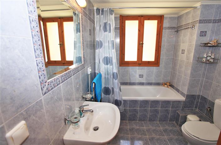 Image No.28-5 Bed Villa for sale