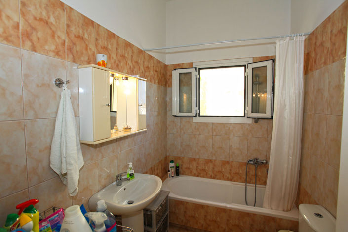 Image No.20-2 Bed Villa for sale