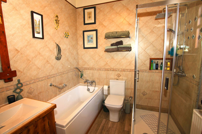 Image No.35-2 Bed Villa for sale