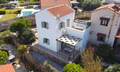 2houserear-1742817972