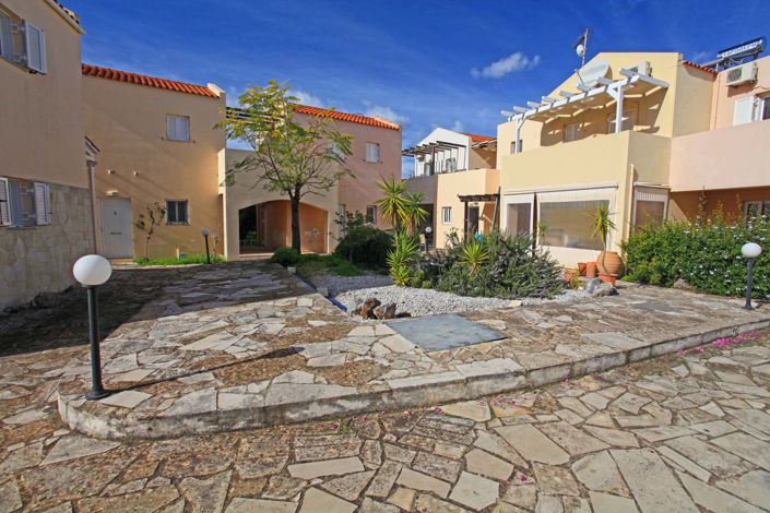 Image No.11-1 Bed Villa for sale