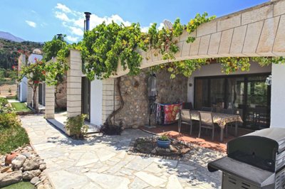 3housefront-1755080006